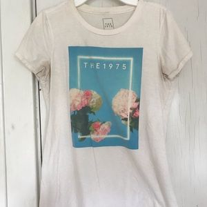 “The 1975” Hot Topic Juniors Large T Shirt